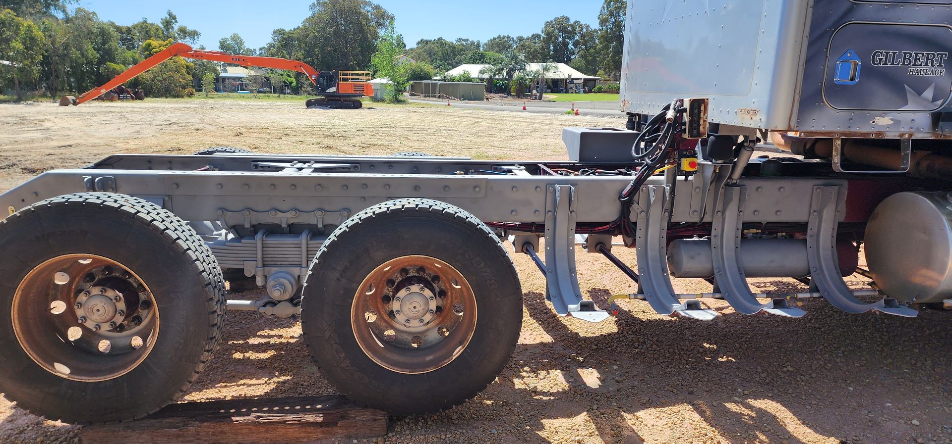 Truck chassis sandblasting